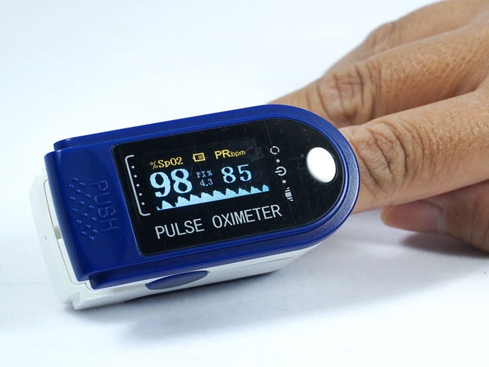 máy đo nồng độ oxy trong máu